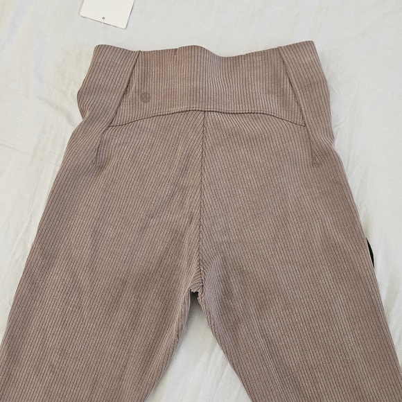 Lululemon Softstreme Zip-Leg HR Crop 25" TPTC Taupetastic Women's Size 4 - Picture 5 of 7
